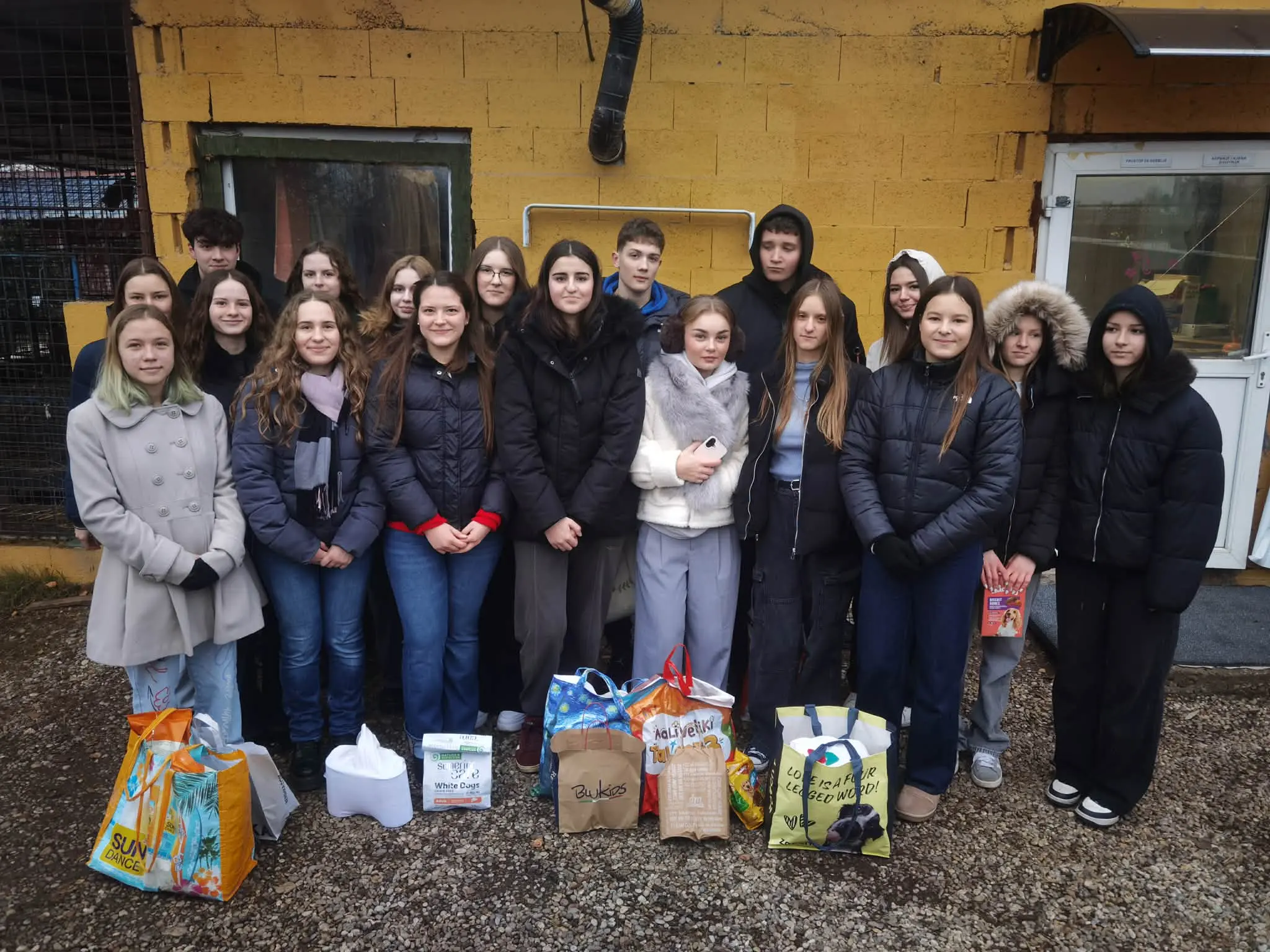 Azil Prijatelji Čakovec donacije škole (1)