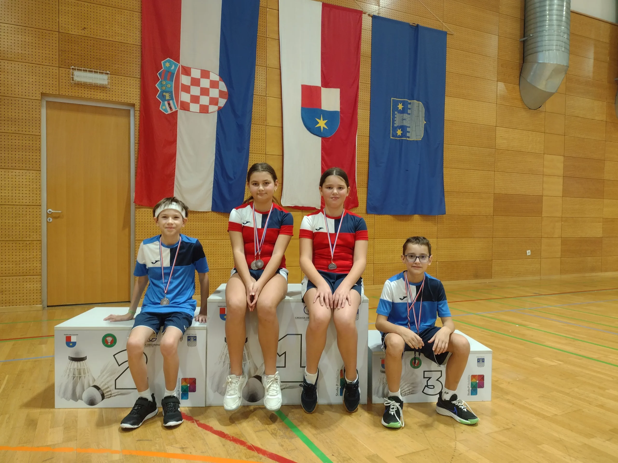 BADMINTNON Odličan nastup mladih na 4. saveznom turniru, osvojeno 7 medalja (2)