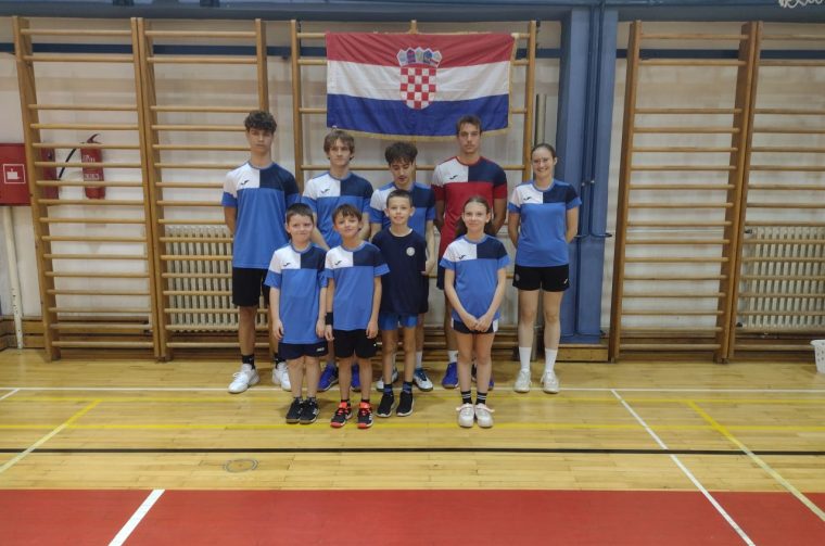 BADMINTON Poletarci, juniori i kadeti našeg kluba briljirali i osvojili vrijedne medalje (1)