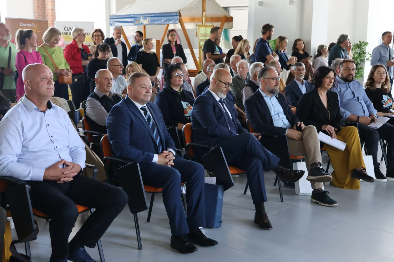 BEE(A)WARE dan pčela (3)