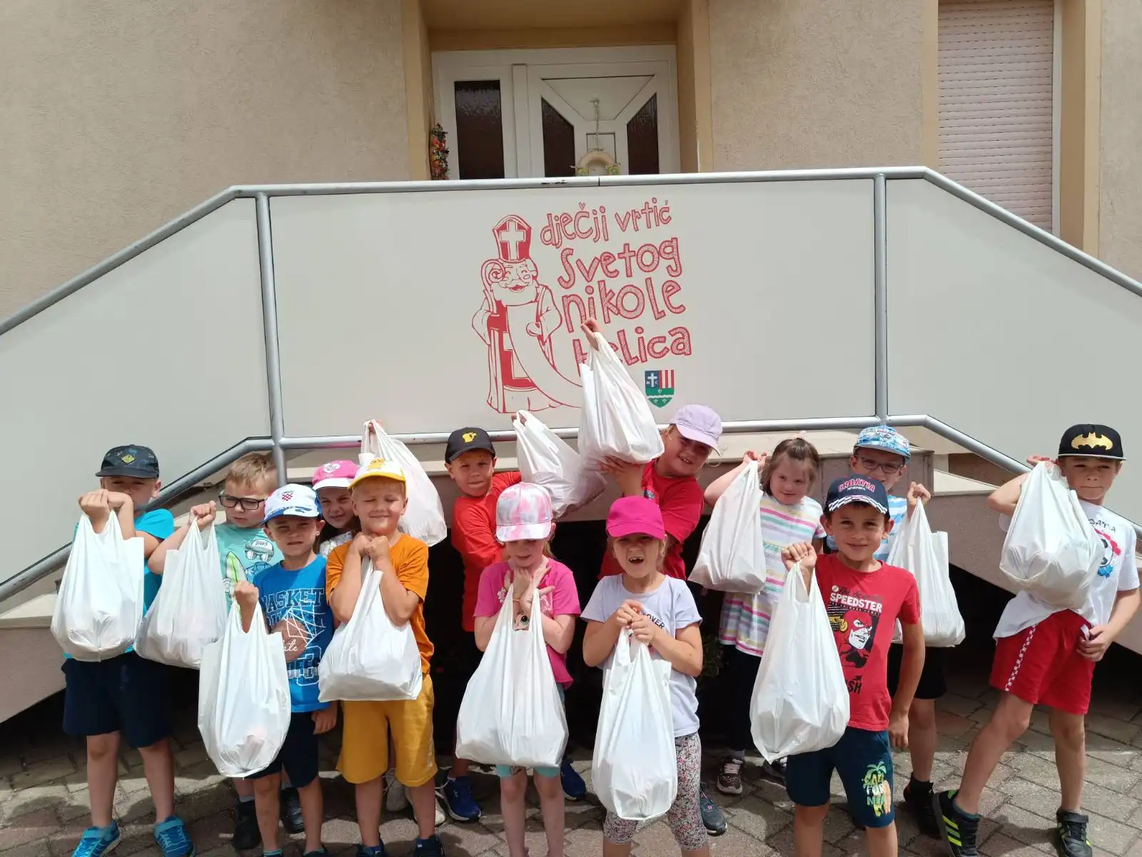 BELICA Mališani iz skupine ‘Ovčice’ posjetili pakirnicu krumpira (10)