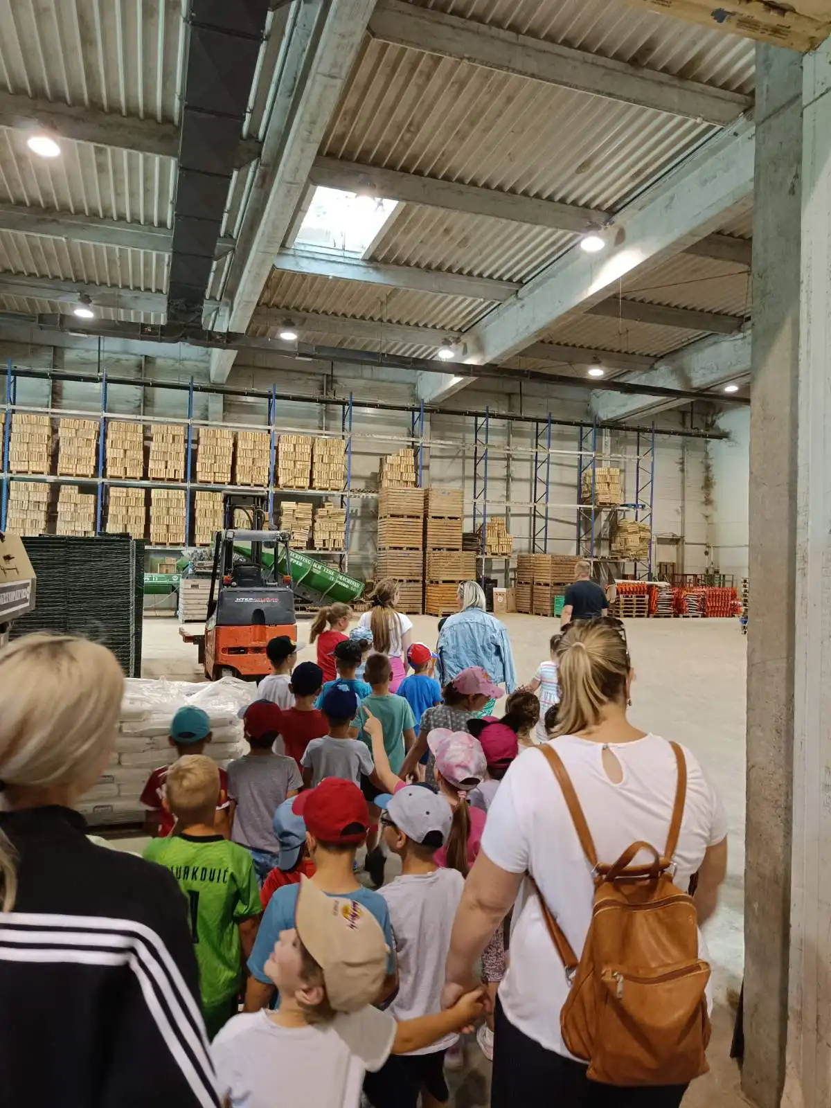 BELICA Mališani iz skupine ‘Ovčice’ posjetili pakirnicu krumpira (15)