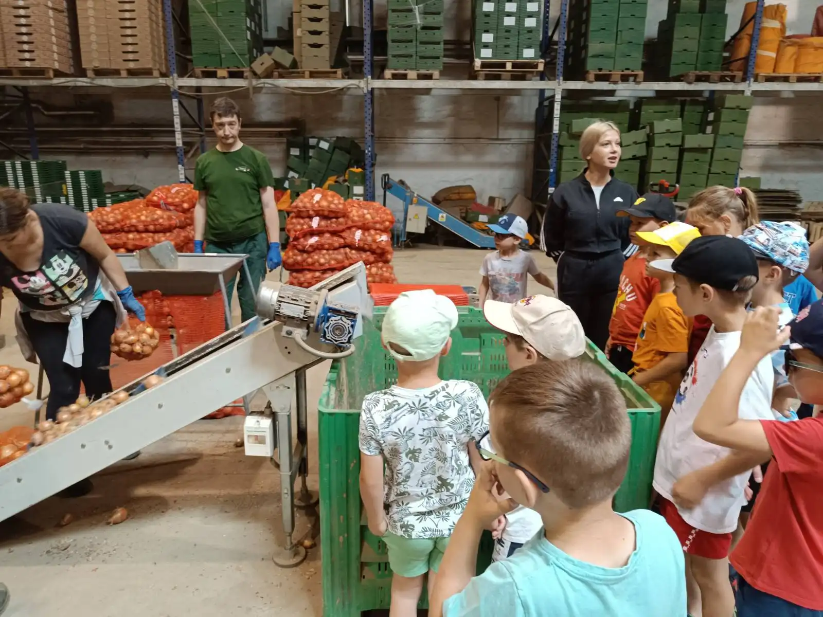 BELICA Mališani iz skupine ‘Ovčice’ posjetili pakirnicu krumpira (6)