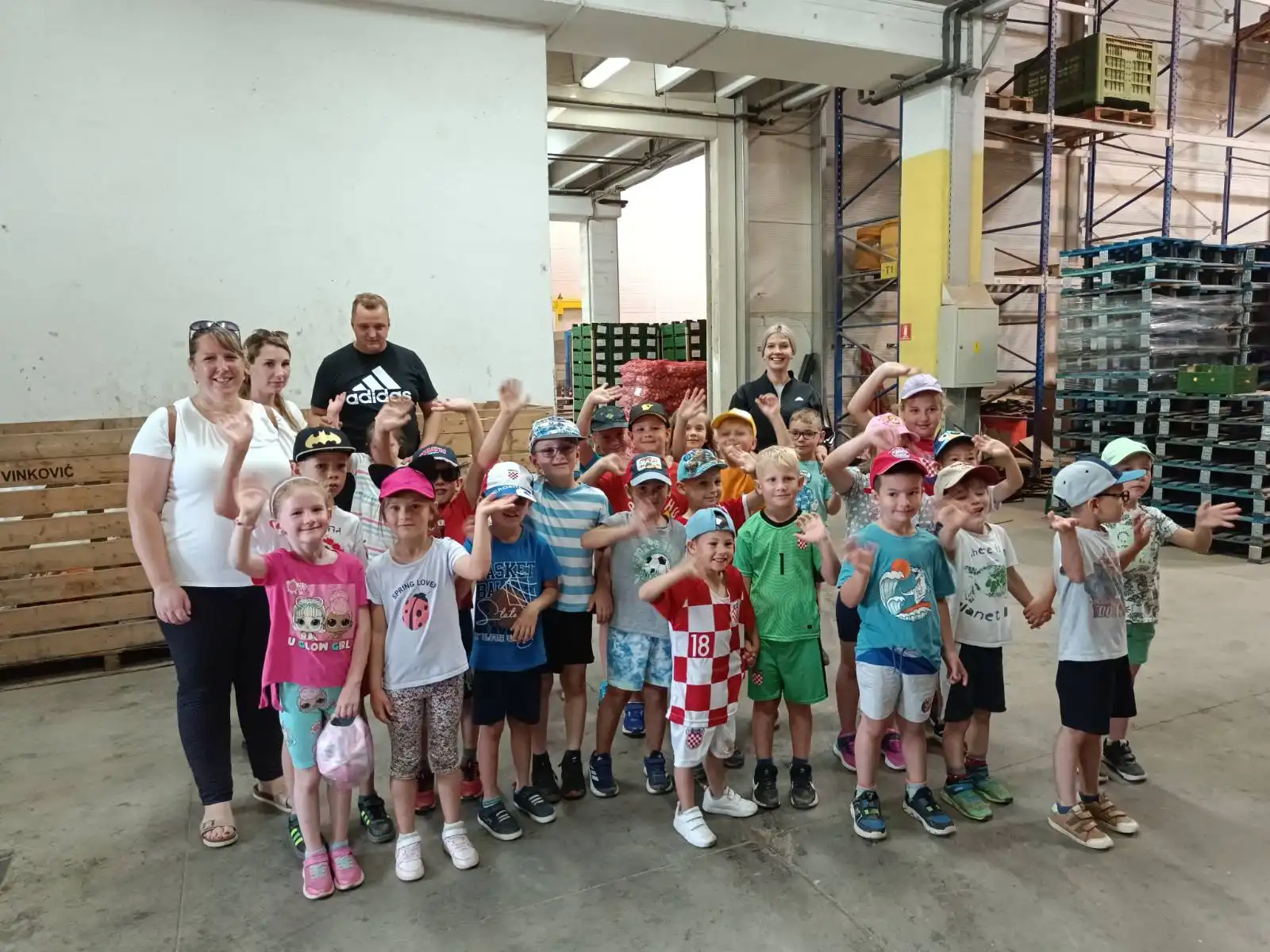 BELICA Mališani iz skupine ‘Ovčice’ posjetili pakirnicu krumpira (9)