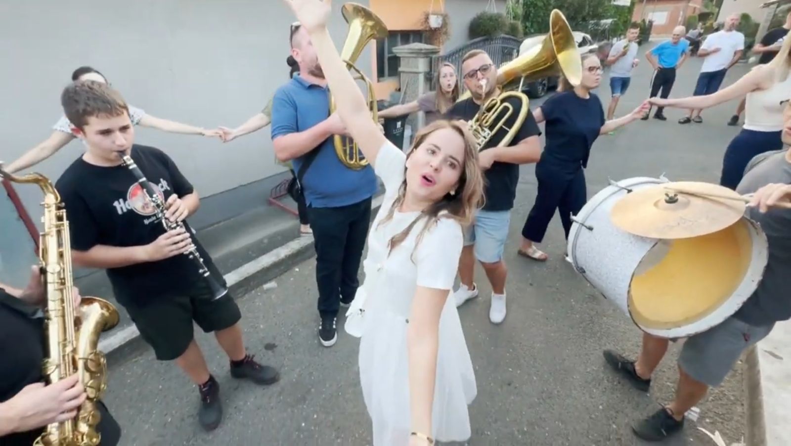 BELICA SLAVI Karla Premuš i Filip Horvat uoči vjenčanja imali veselo postavljanje najgi (17) BELICA SLAVI Karla Premuš i Filip Horvat uoči vjenčanja imali veselo postavljanje najgi (17)