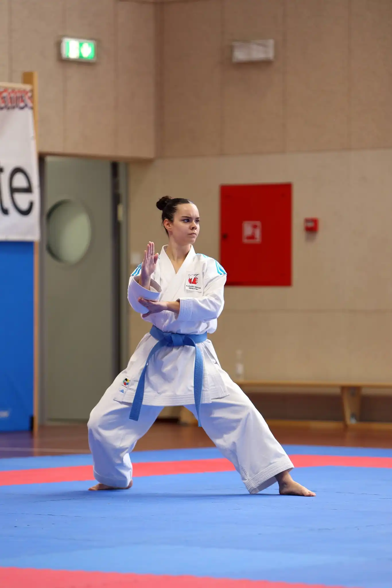 BELLA MIKULIĆ BELLA MIKULIĆ