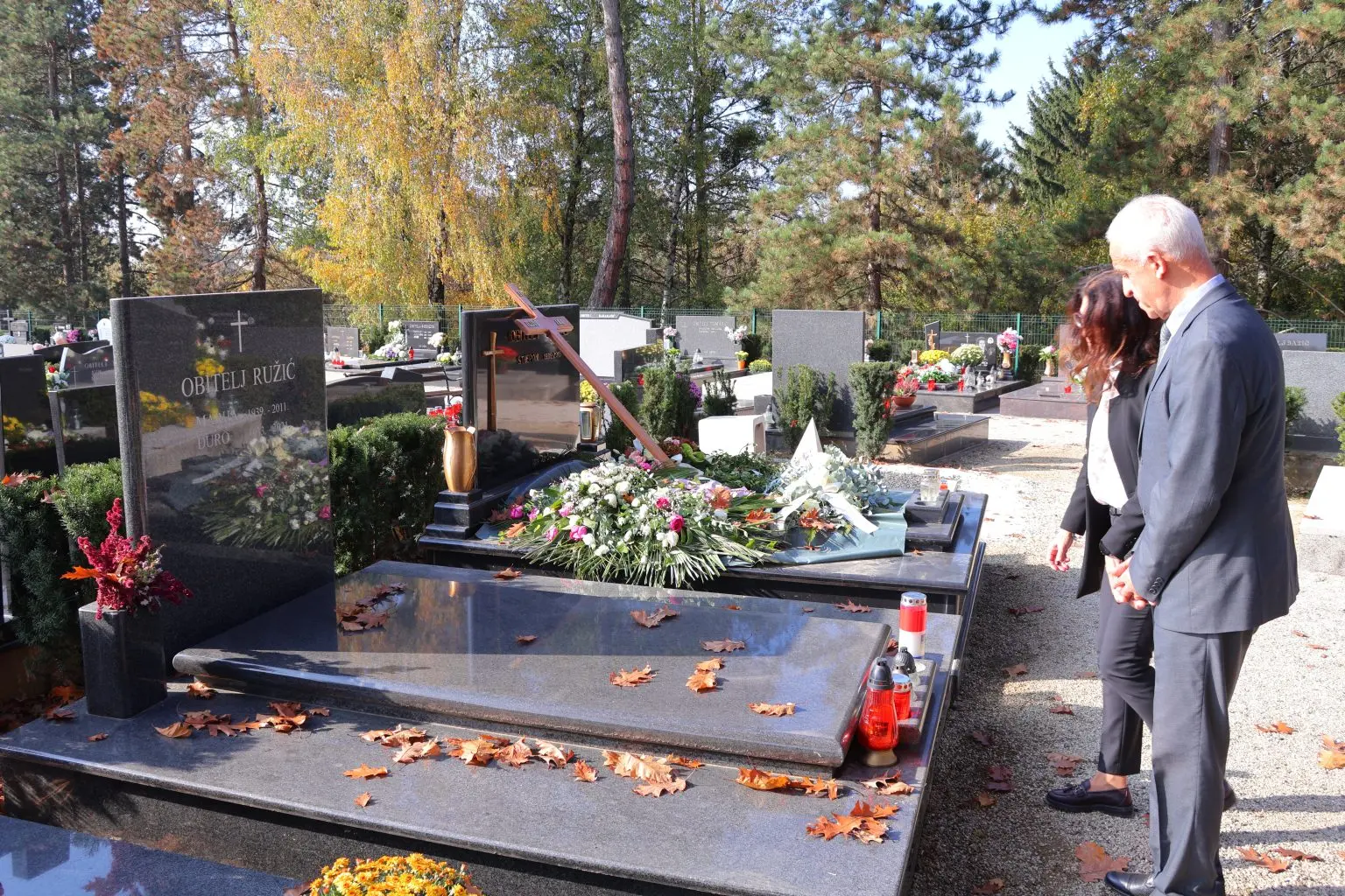 BLAGDAN SVIH SVETIH Na Gradskom groblju odana počast preminulim čakovečkim gradonačelnicima i gradskom vijećniku (16)