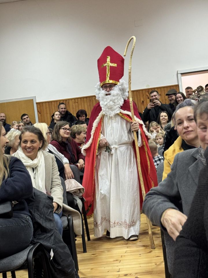 BOŽIĆNI KONCERT Dvoranom odjekivale melodije Limene glazbe Dekanovec (10) BOŽIĆNI KONCERT Dvoranom odjekivale melodije Limene glazbe Dekanovec (10)