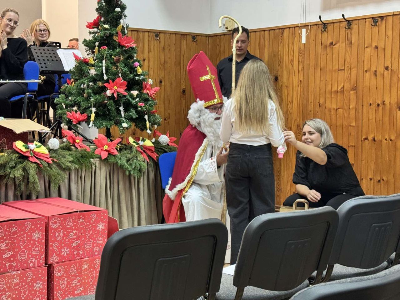 BOŽIĆNI KONCERT Dvoranom odjekivale melodije Limene glazbe Dekanovec (11) BOŽIĆNI KONCERT Dvoranom odjekivale melodije Limene glazbe Dekanovec (11)