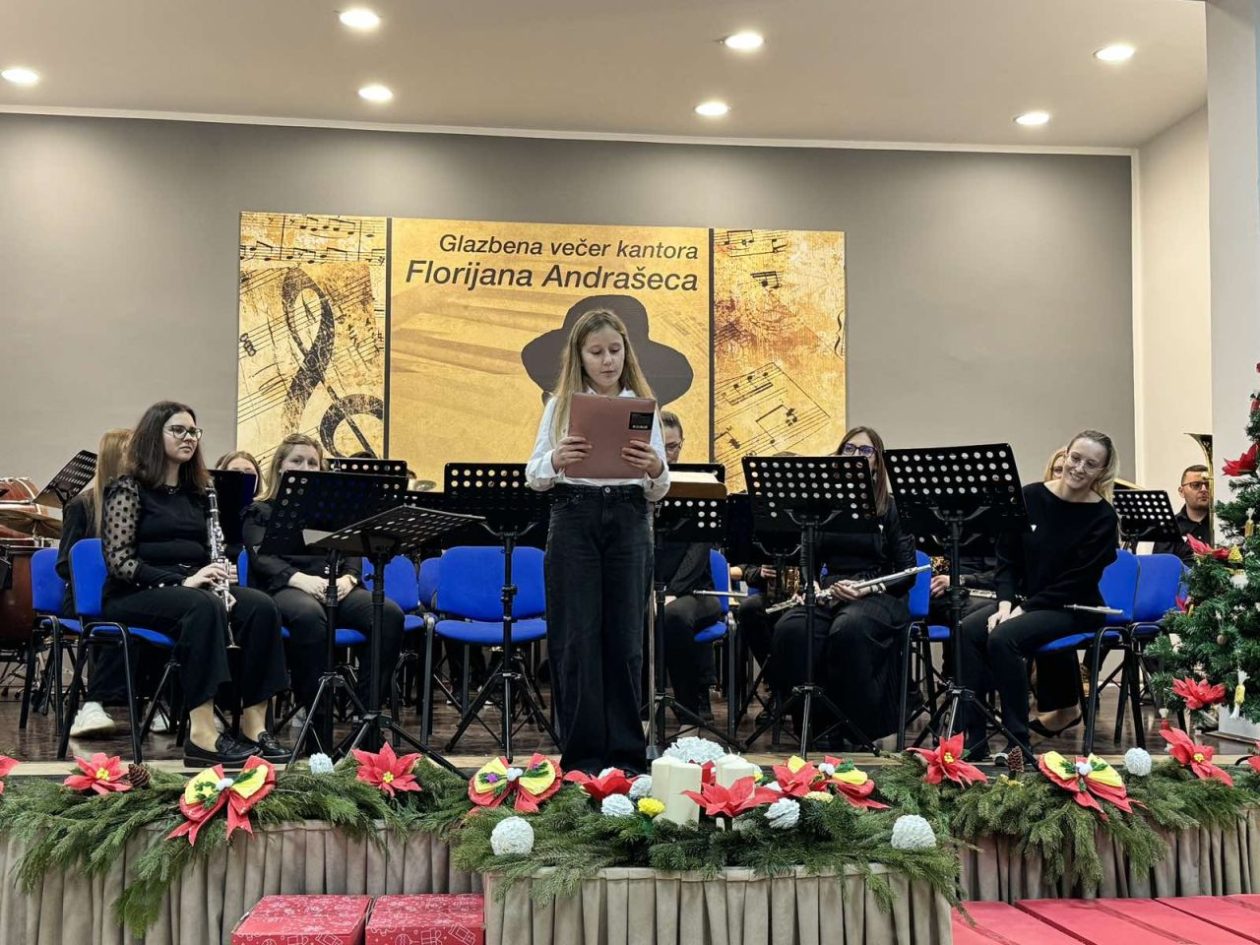 BOŽIĆNI KONCERT Dvoranom odjekivale melodije Limene glazbe Dekanovec (12)
