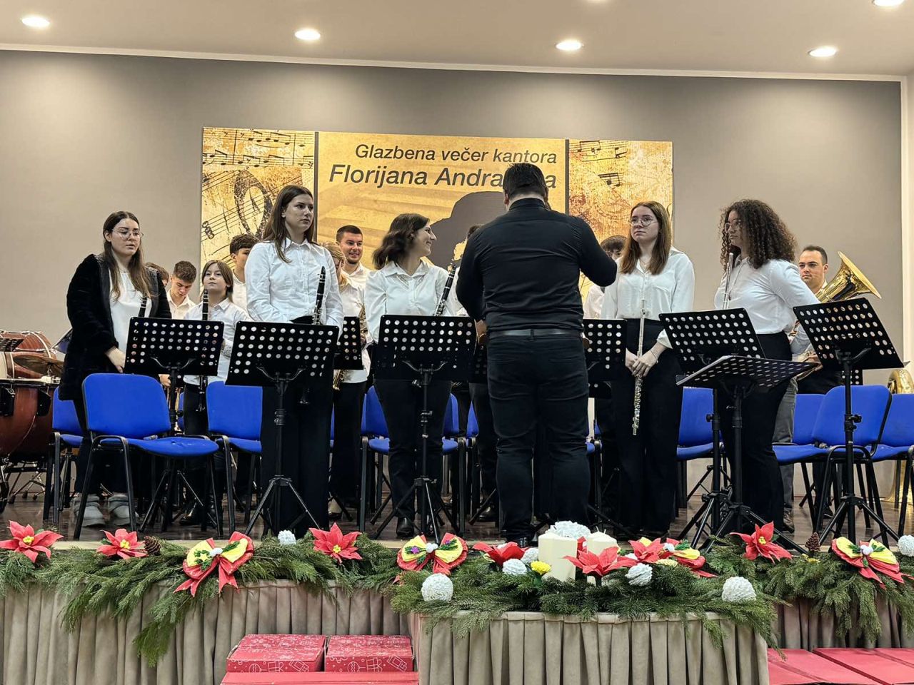 BOŽIĆNI KONCERT Dvoranom odjekivale melodije Limene glazbe Dekanovec (6) BOŽIĆNI KONCERT Dvoranom odjekivale melodije Limene glazbe Dekanovec (6)