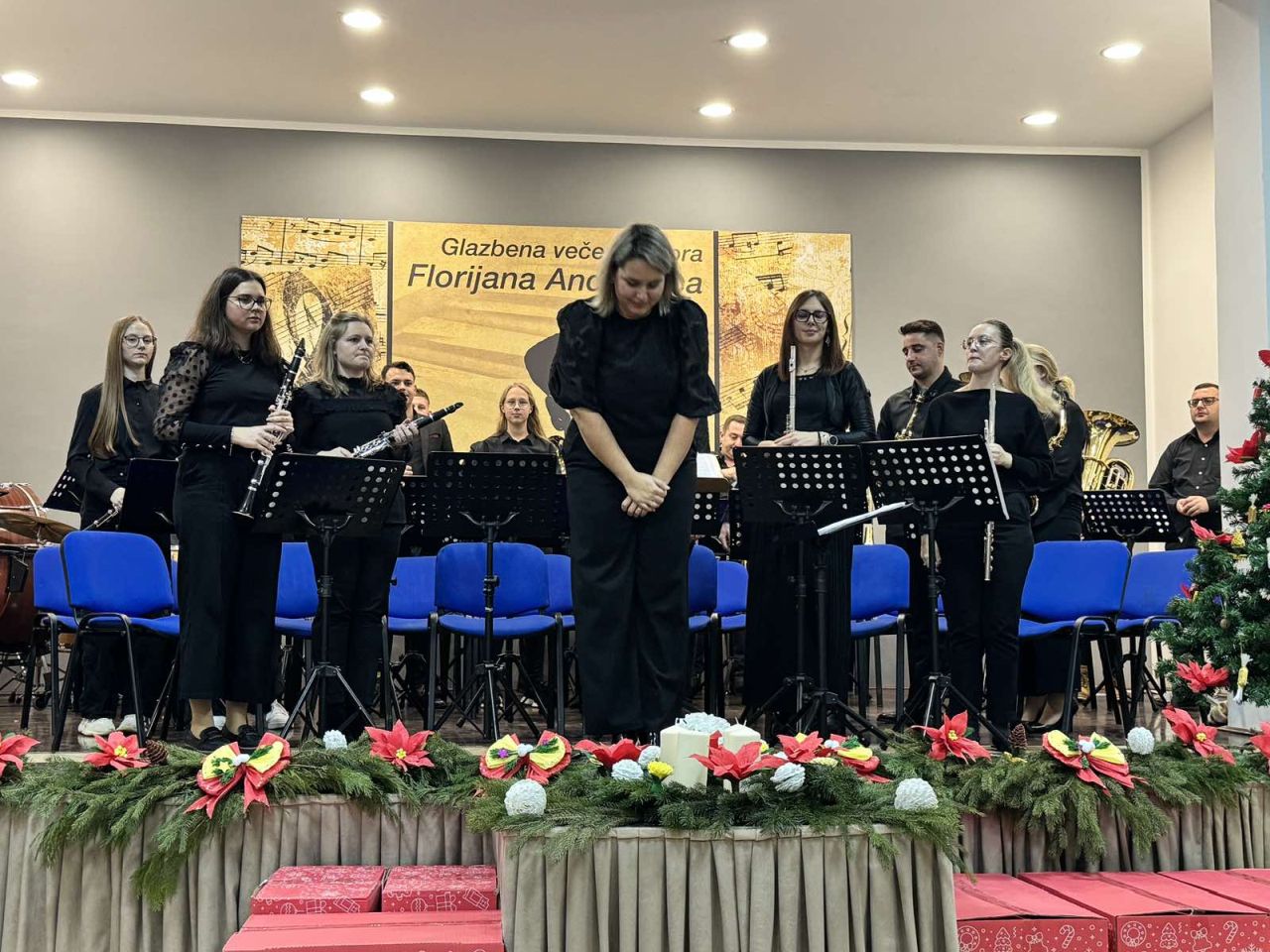 BOŽIĆNI KONCERT Dvoranom odjekivale melodije Limene glazbe Dekanovec (9) BOŽIĆNI KONCERT Dvoranom odjekivale melodije Limene glazbe Dekanovec (9)