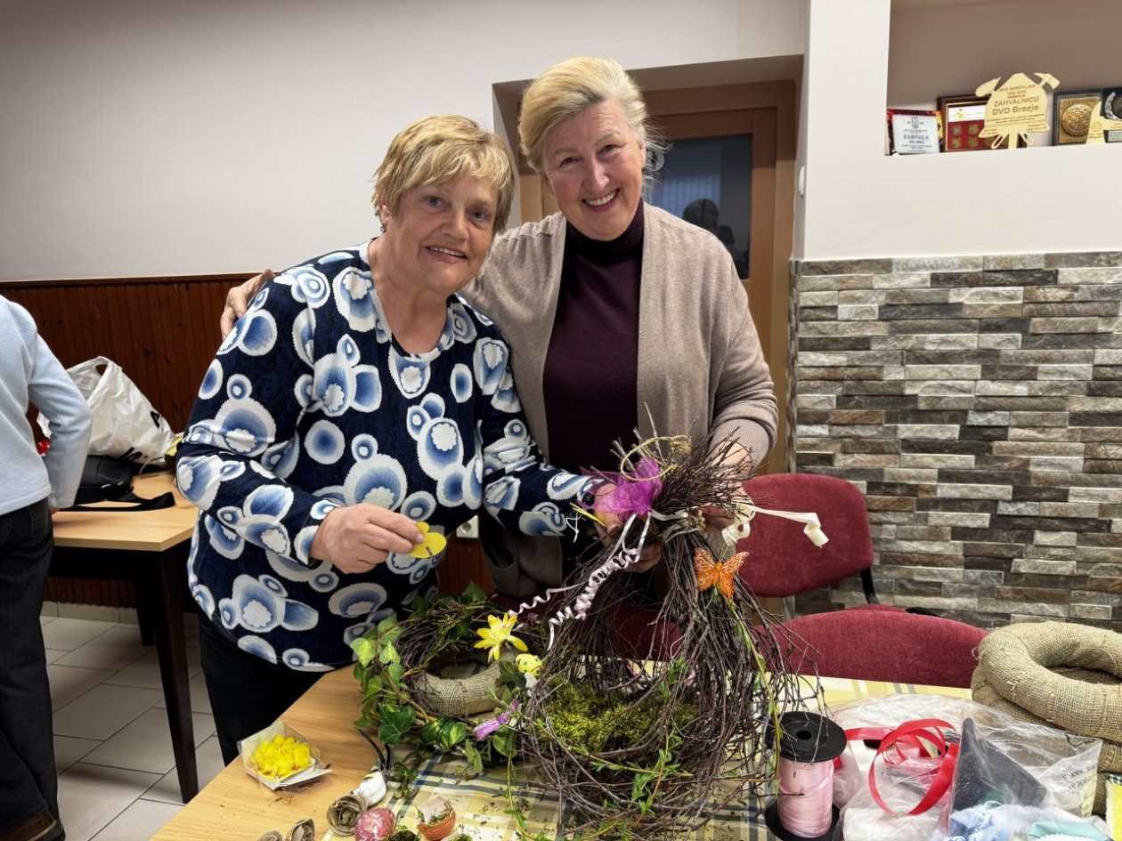BREZJE Žene izrađivale unikatne uskršnje vjenčiće (17)
