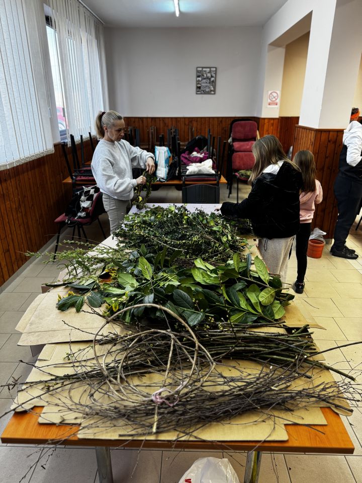 BREZJE Žene izrađivale unikatne uskršnje vjenčiće (2)
