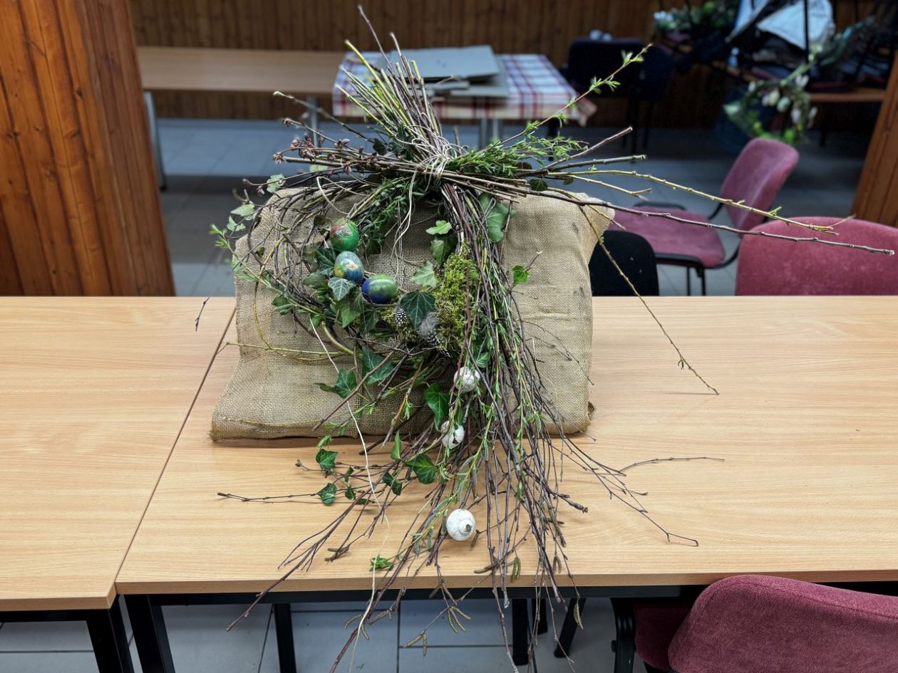 BREZJE Žene izrađivale unikatne uskršnje vjenčiće (22)