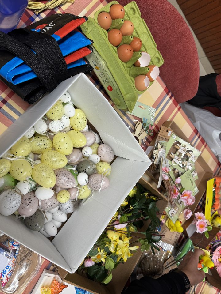 BREZJE Žene izrađivale unikatne uskršnje vjenčiće (28)