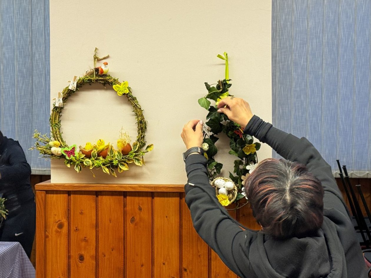 BREZJE Žene izrađivale unikatne uskršnje vjenčiće (31)