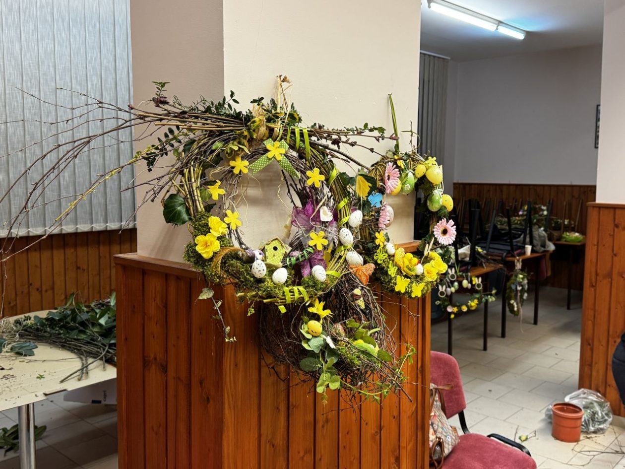 BREZJE Žene izrađivale unikatne uskršnje vjenčiće (9)