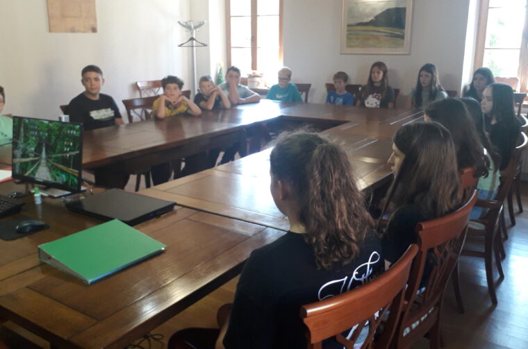 BUDUĆNOST ZAJEDNICE Posjet učenika OŠ Ivana Gorana Kovačića načelniku Općine Anđelku Nagrajsaloviću (6)