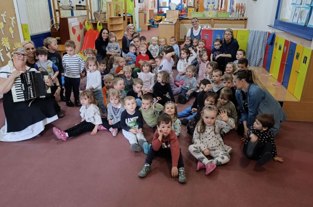 Baka Julijana prenijela djeci duh međimurske tradicije (3) Dan digitalne tehnologije I. OŠ Čk (5)