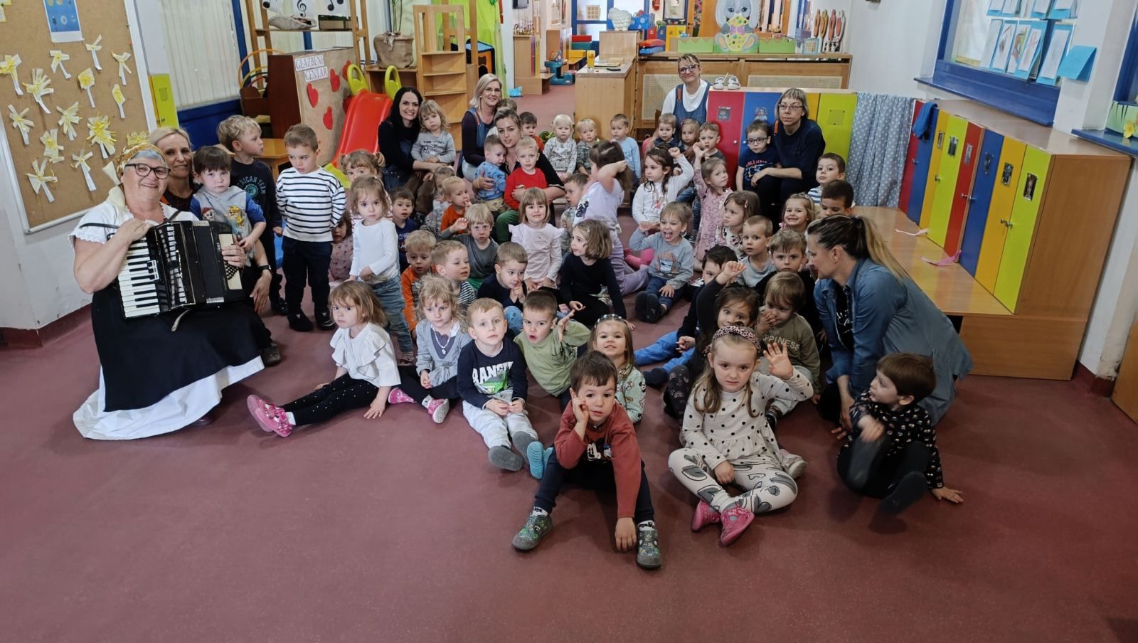 Baka Julijana prenijela djeci duh međimurske tradicije (3) Dan digitalne tehnologije I. OŠ Čk (5)