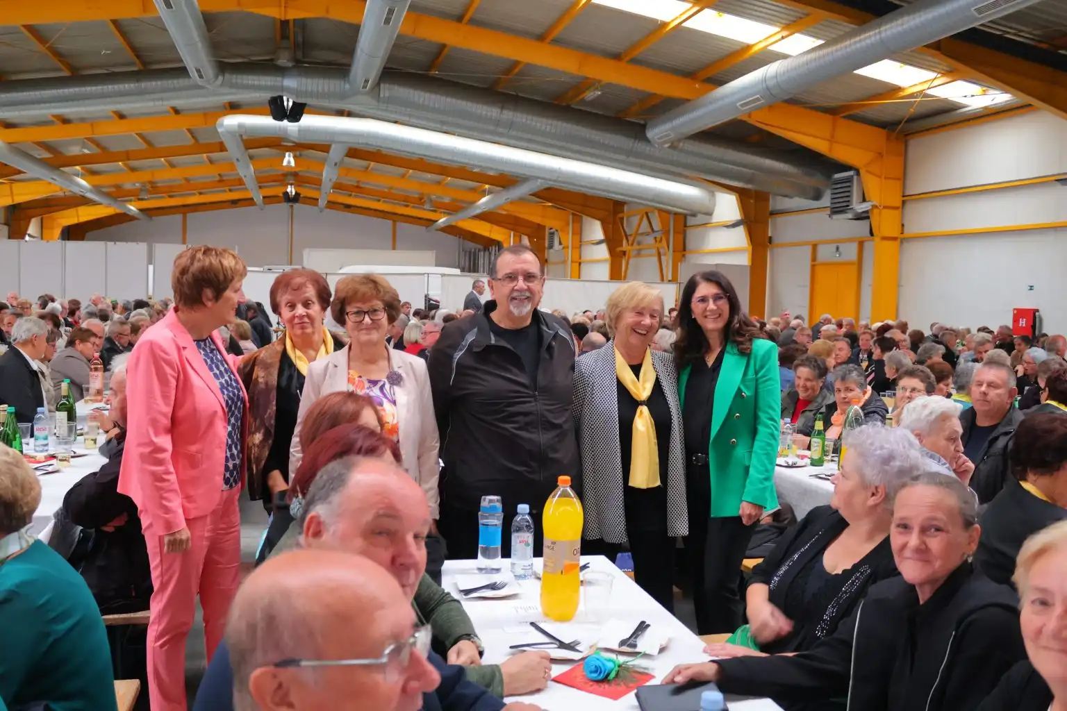 Bal umirovljenika uz Smotru pjevačkih zborova i izložbu adventskih vijenaca (12) Bal umirovljenika uz Smotru pjevačkih zborova i izložbu adventskih vijenaca (12)