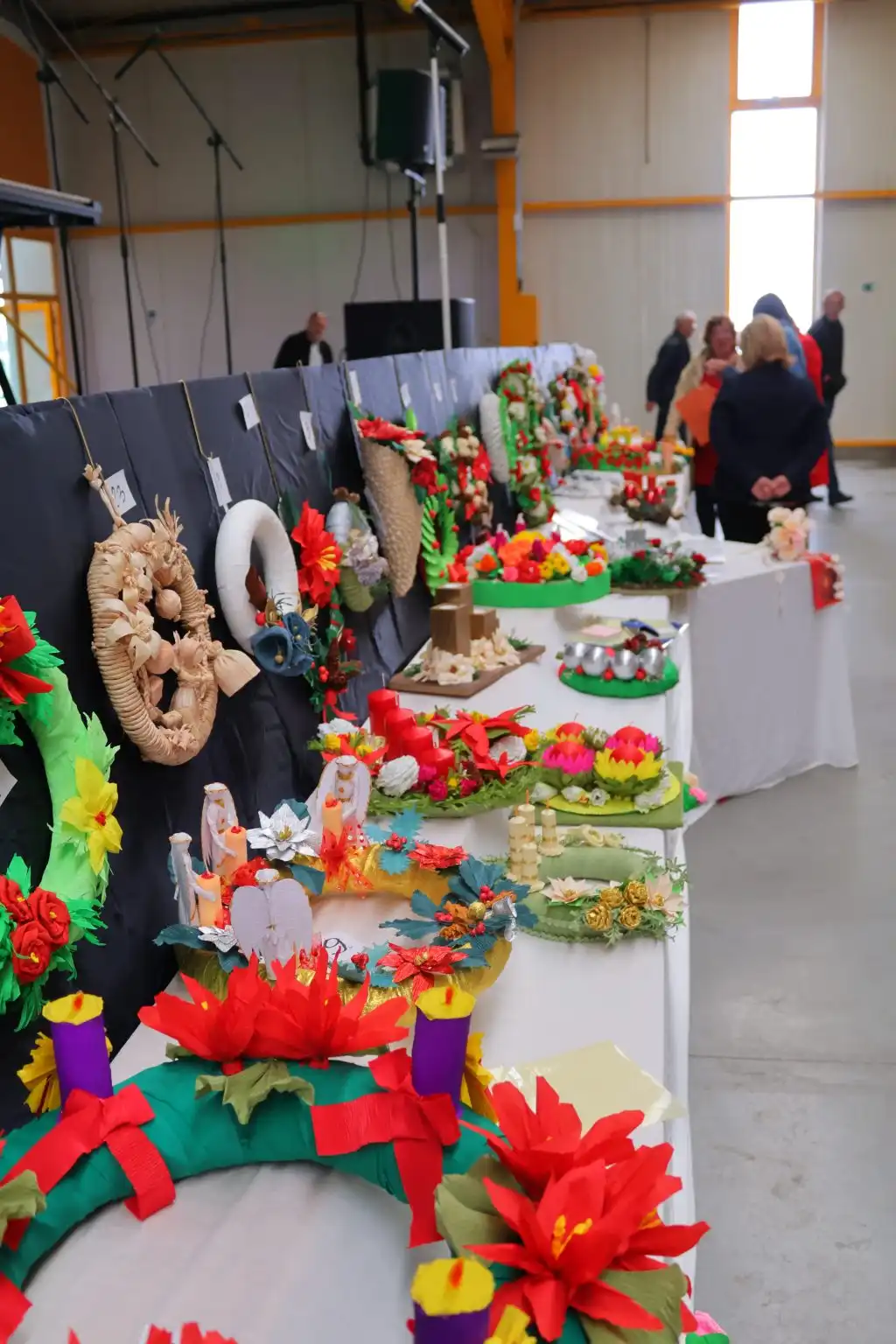 Bal umirovljenika uz Smotru pjevačkih zborova i izložbu adventskih vijenaca (4) Bal umirovljenika uz Smotru pjevačkih zborova i izložbu adventskih vijenaca (4)