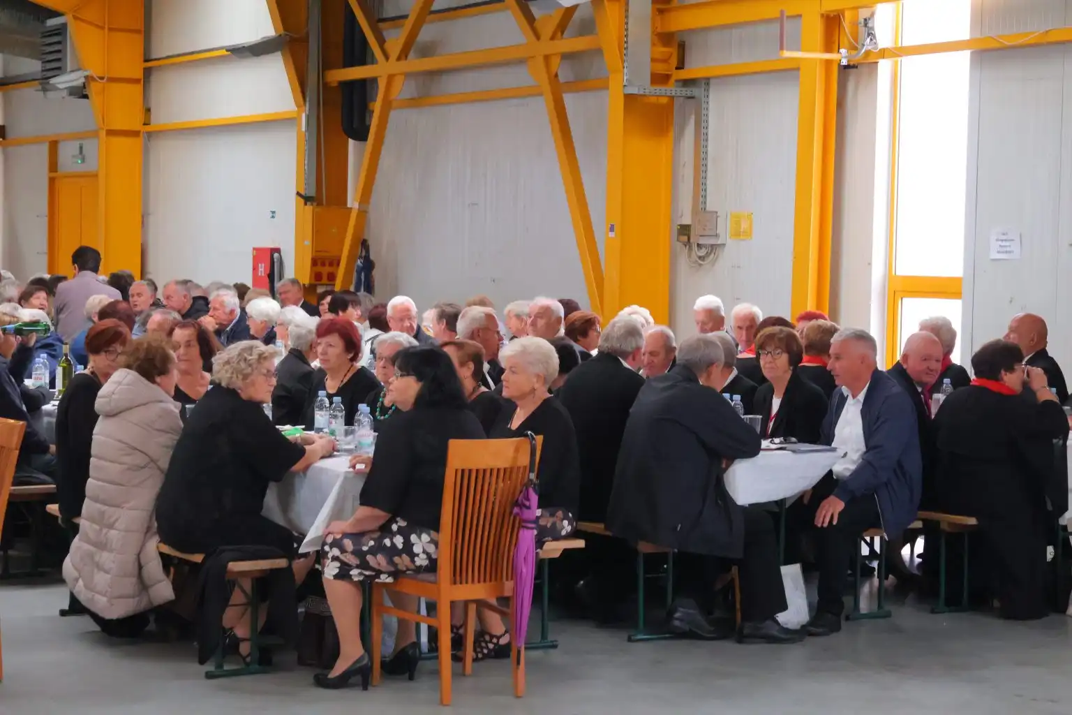 Bal umirovljenika uz Smotru pjevačkih zborova i izložbu adventskih vijenaca (5) Bal umirovljenika uz Smotru pjevačkih zborova i izložbu adventskih vijenaca (5)