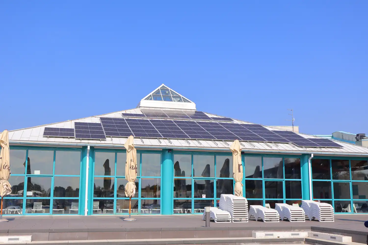 Bazeni, solarna elektrana