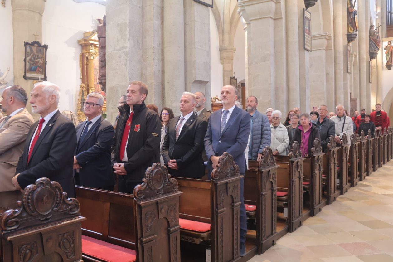 Bečko Novo Mesto 2026 polaganje vijenaca (11)