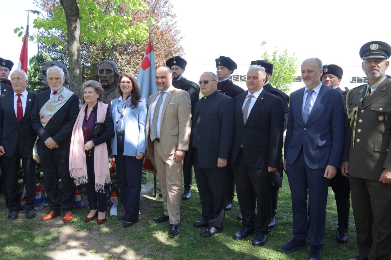 Bečko Novo Mesto 2026 polaganje vijenaca (16)