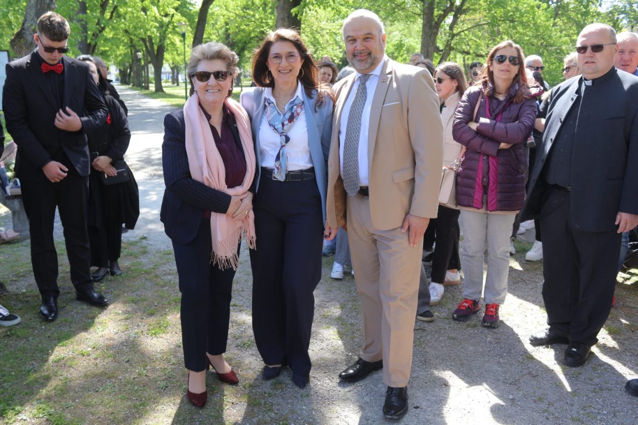 Bečko Novo Mesto 2026 polaganje vijenaca (3)