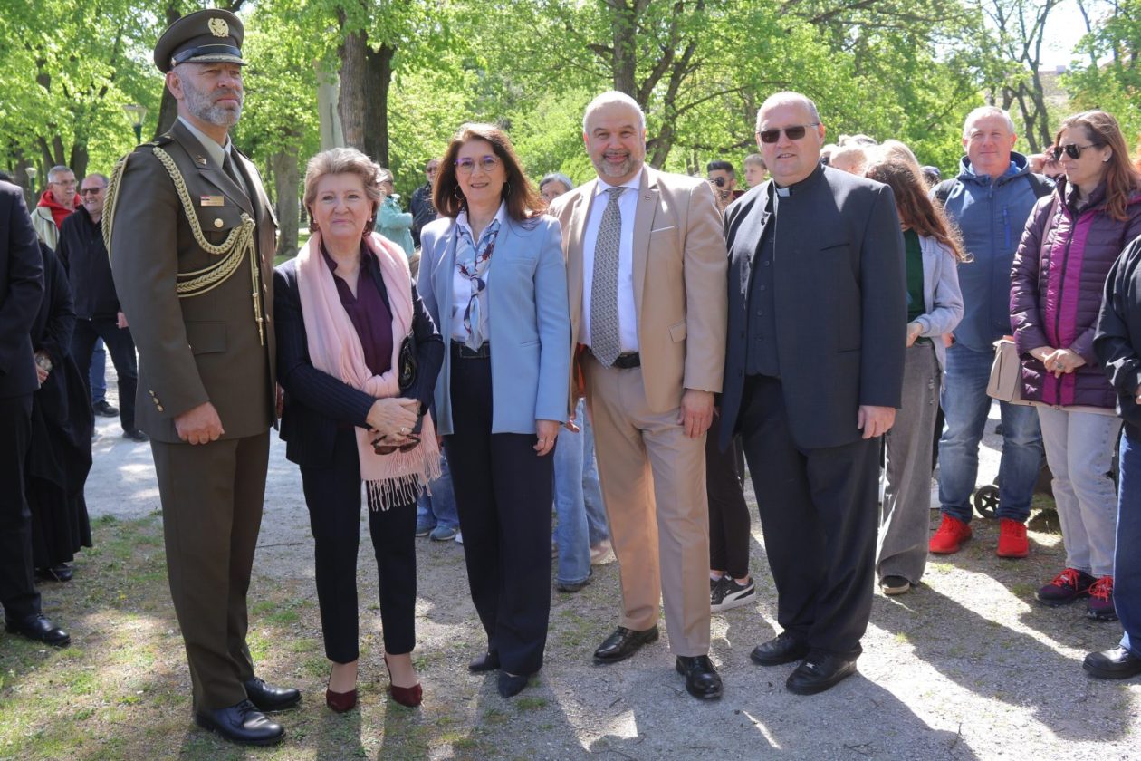 Bečko Novo Mesto 2026 polaganje vijenaca (4)