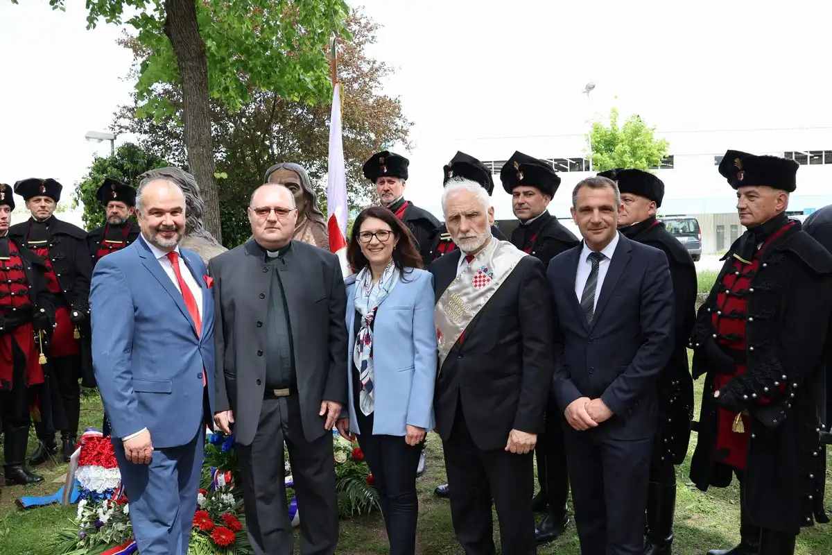 Becko-Novo-Mesto-39 Becko-Novo-Mesto-39