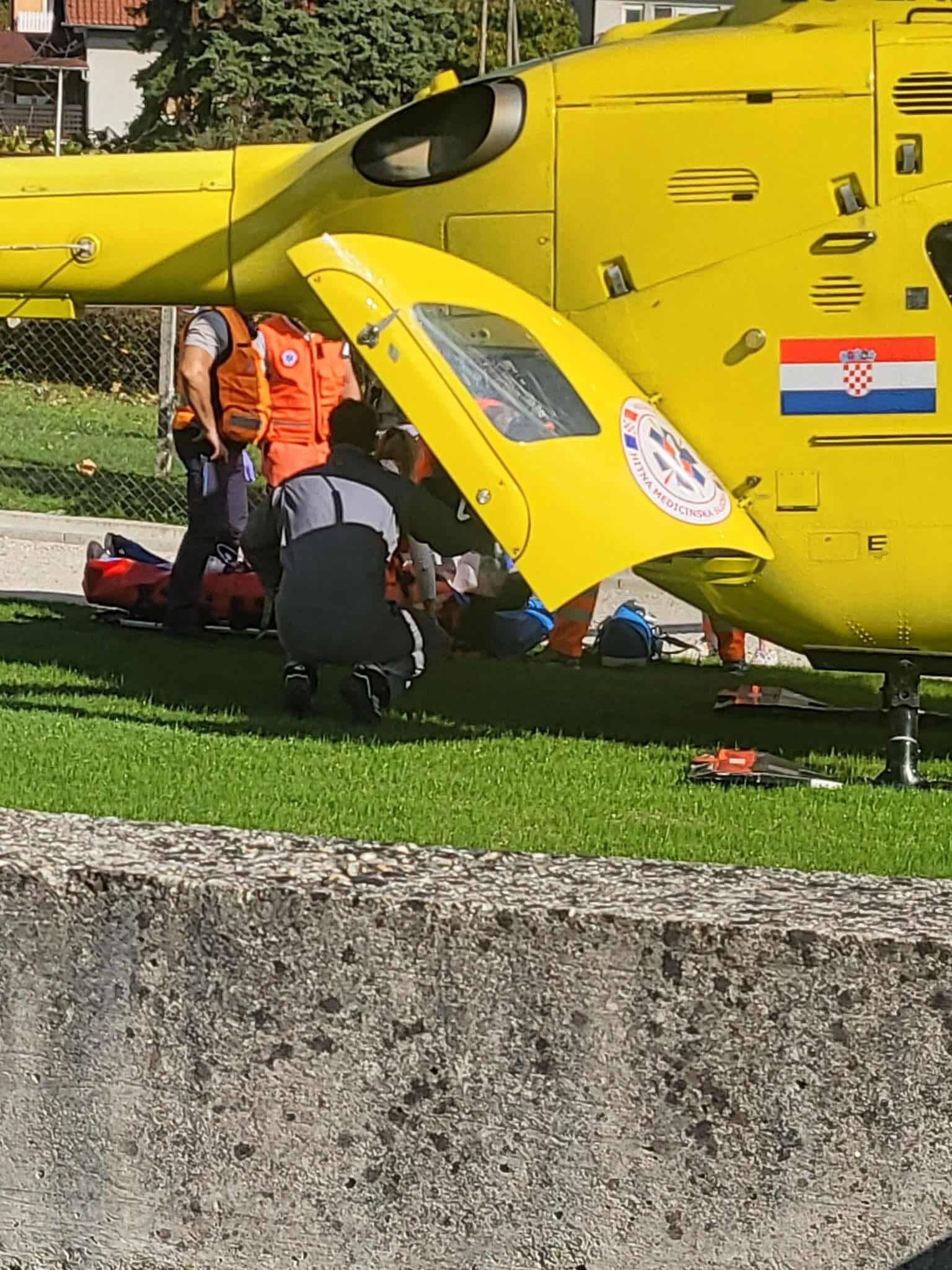 Bedekovčina, nož, helikopter (3)