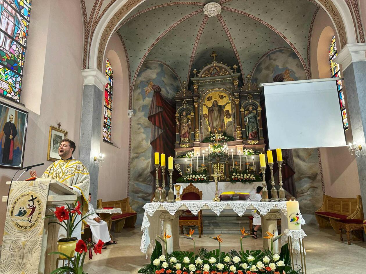 Belica, Posvećenje novih vratiju Crkve Uznesenja Blažene Djevice Marije (14)