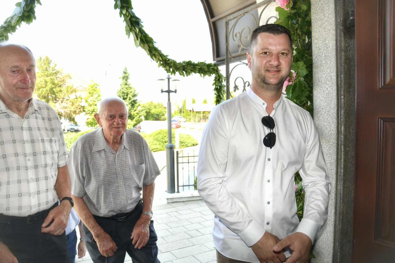 Belica, Posvećenje novih vratiju Crkve Uznesenja Blažene Djevice Marije (31)