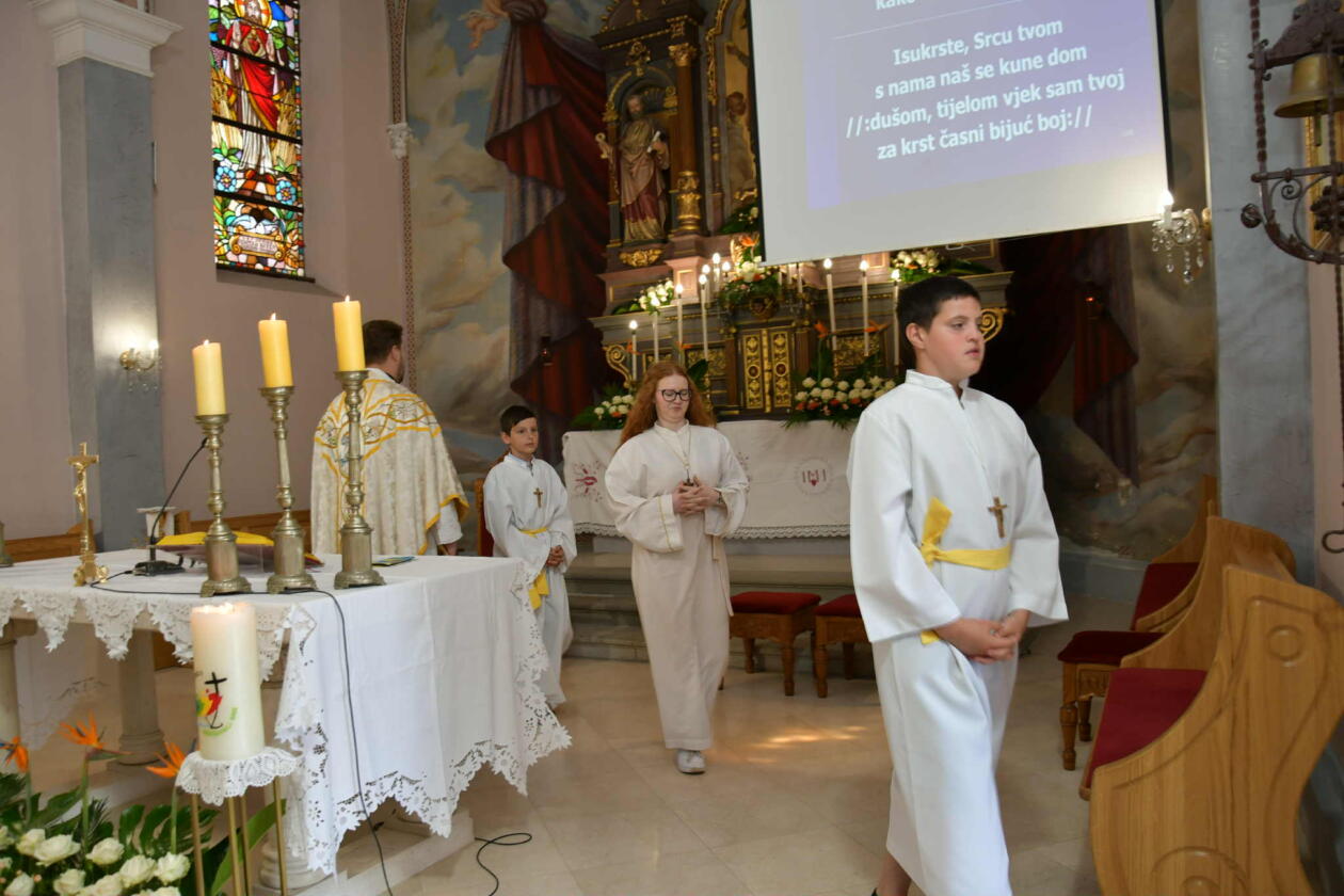Belica, Posvećenje novih vratiju Crkve Uznesenja Blažene Djevice Marije (35)