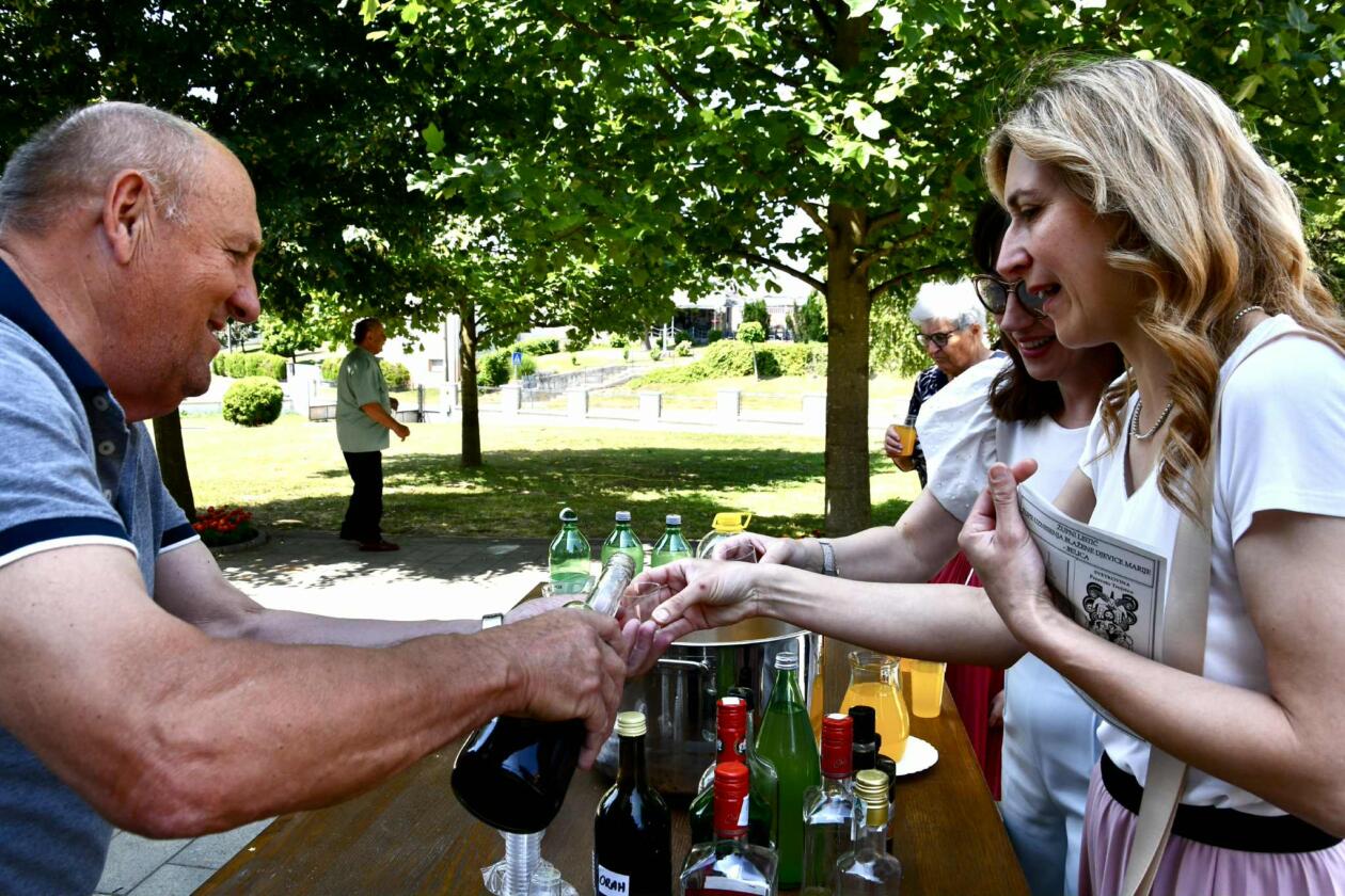 Belica, Posvećenje novih vratiju Crkve Uznesenja Blažene Djevice Marije (41)