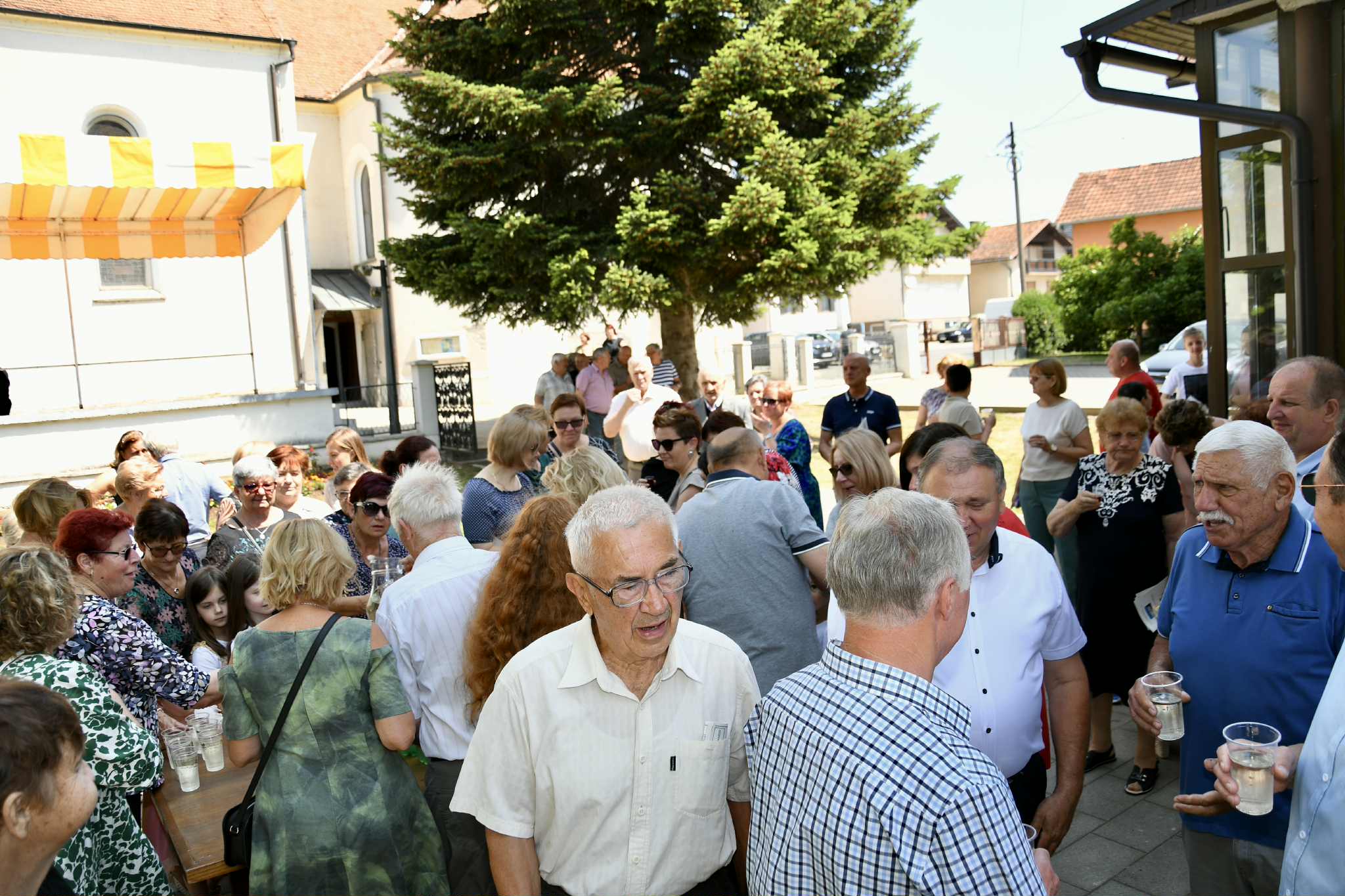 Belica, Posvećenje novih vratiju Crkve Uznesenja Blažene Djevice Marije (42)