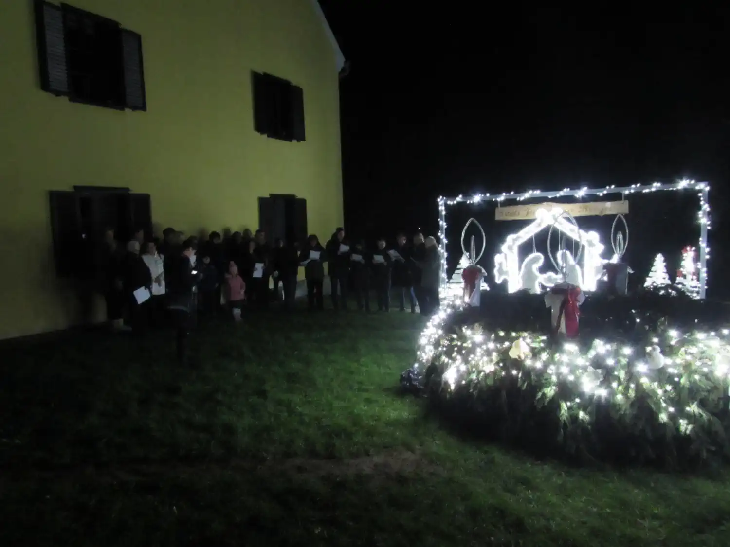 Blagdanska atmosfera u Svetom Jurju na Bregu Zapaljena prva adventska svijeća (8)