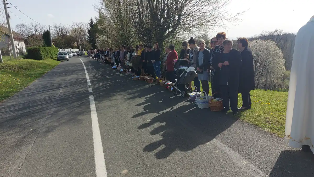 Blagoslov jela u Vukanovcu (13) Blagoslov jela u Vukanovcu (13)