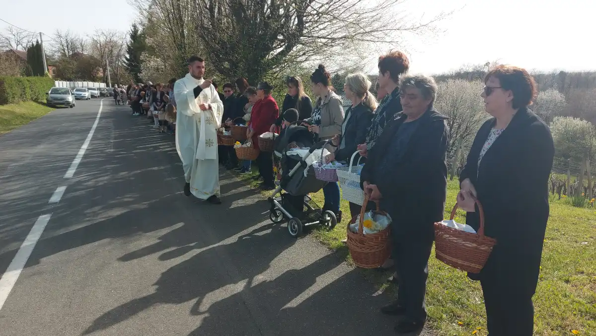 Blagoslov jela u Vukanovcu (6) Blagoslov jela u Vukanovcu (6)