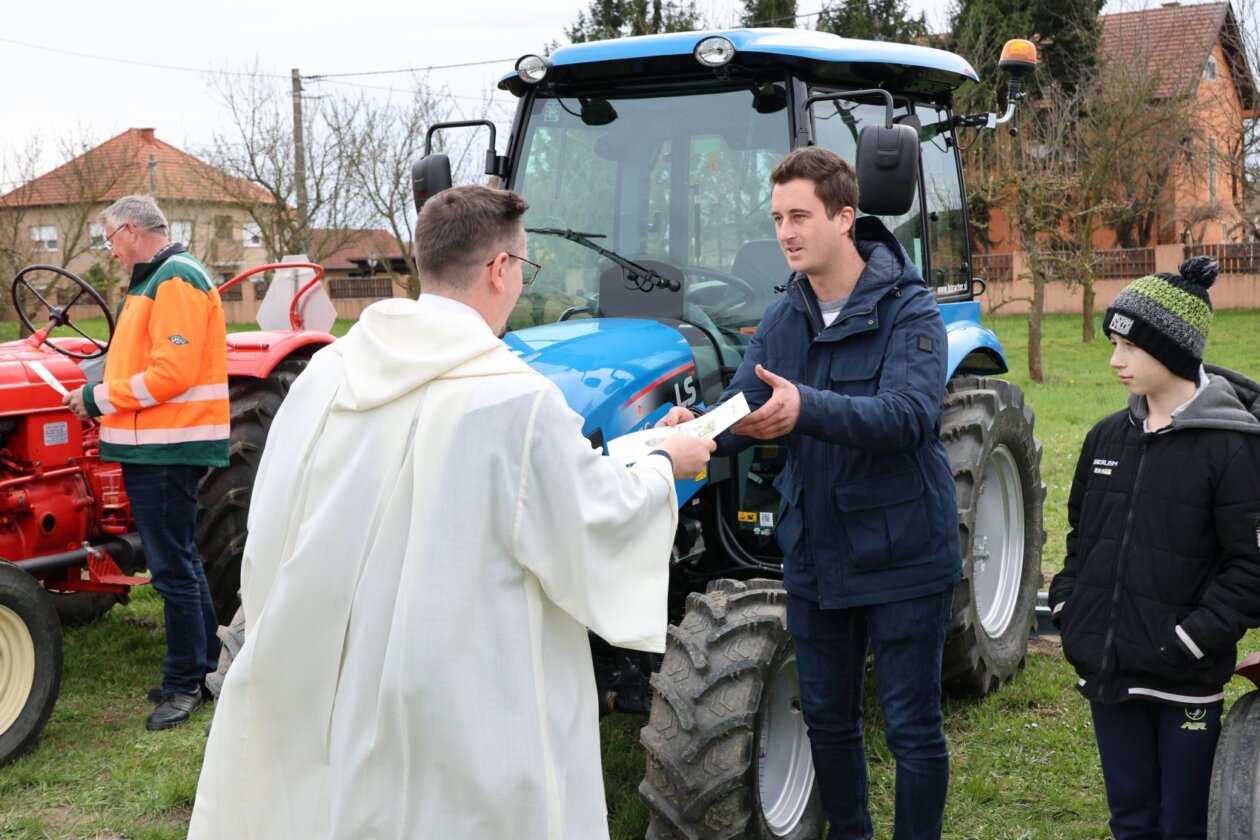 Blagoslov traktora sv. juraj u trnju 2025 (89)