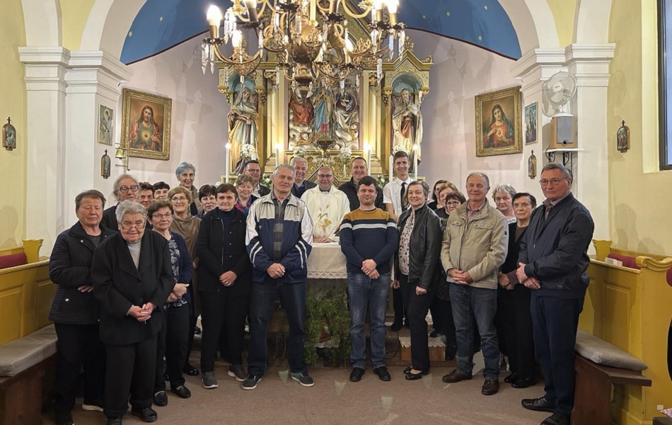 Blagoslovljena obnovljena zvona kapele Male Gospe (6) Blagoslovljena obnovljena zvona kapele Male Gospe (6)