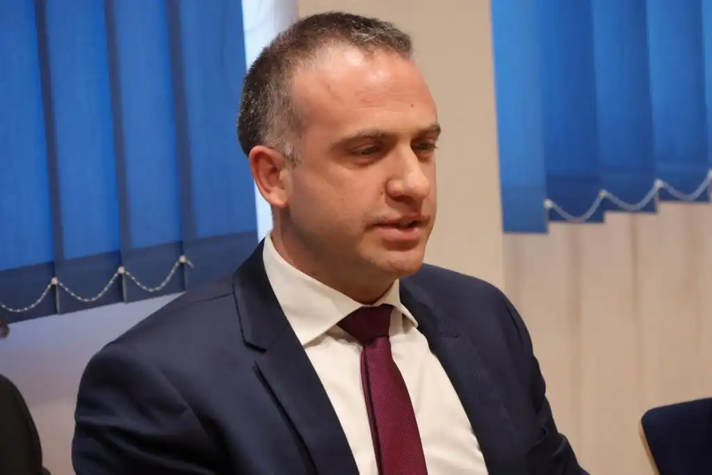 Bojan Linardić Bojan Linardić