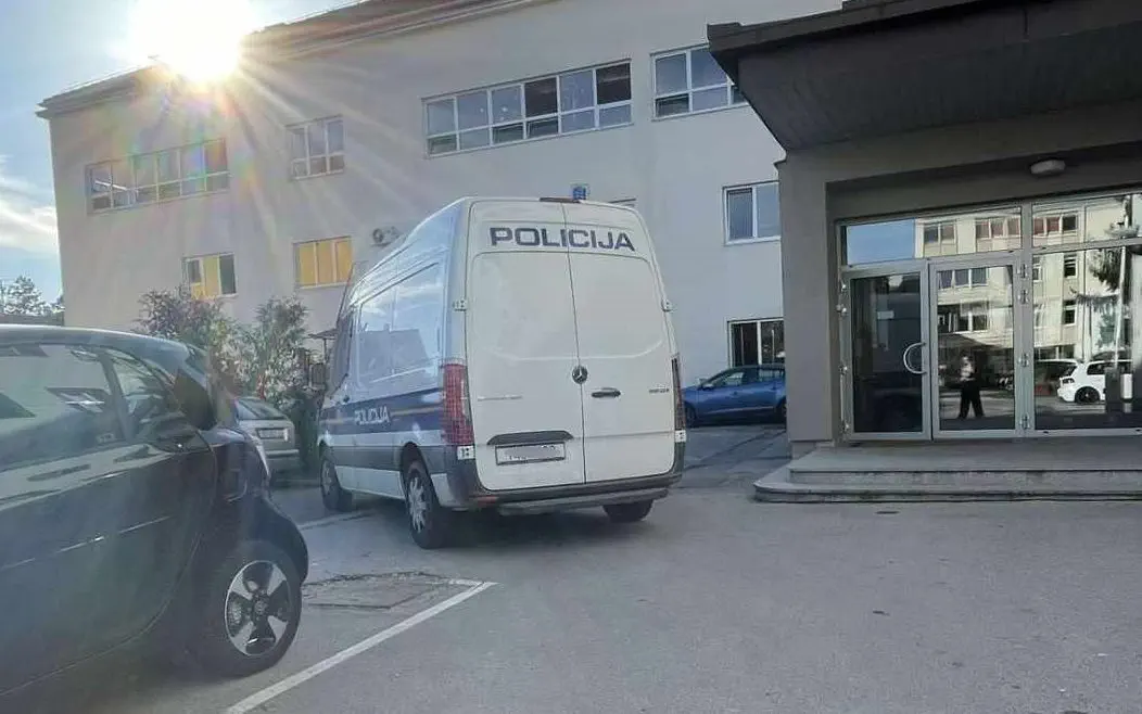 Bombe u srednjim školama VŽ (3)