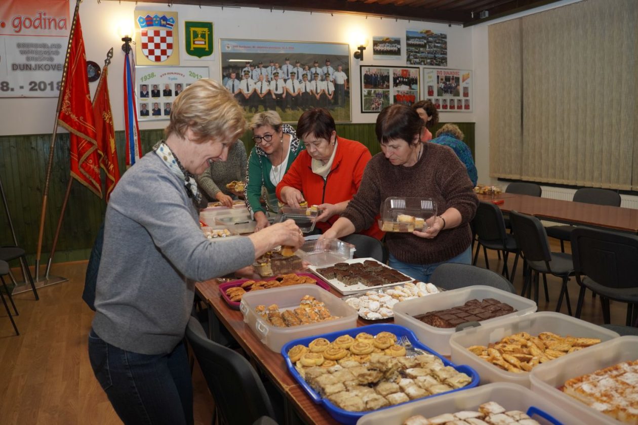 Božićni kolači udruga žena dunjkovec (1)
