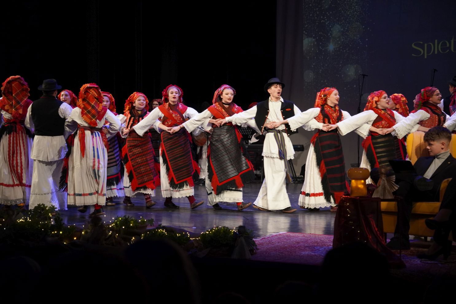 Božićni koncert Gimnazije Josipa Slavenskog (10)