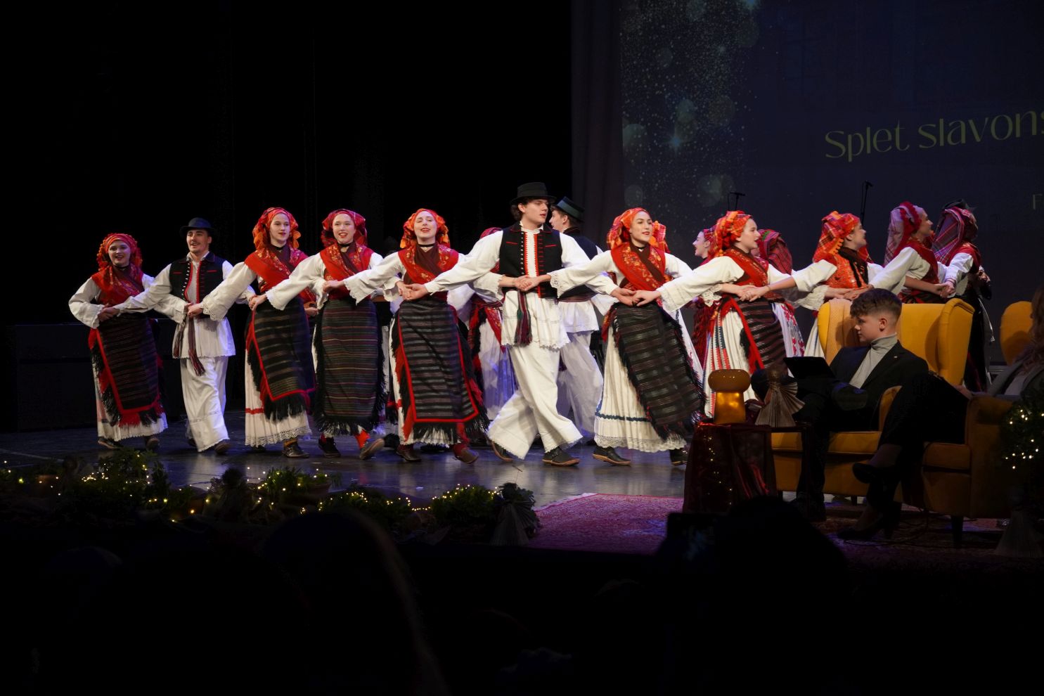 Božićni koncert Gimnazije Josipa Slavenskog (12)